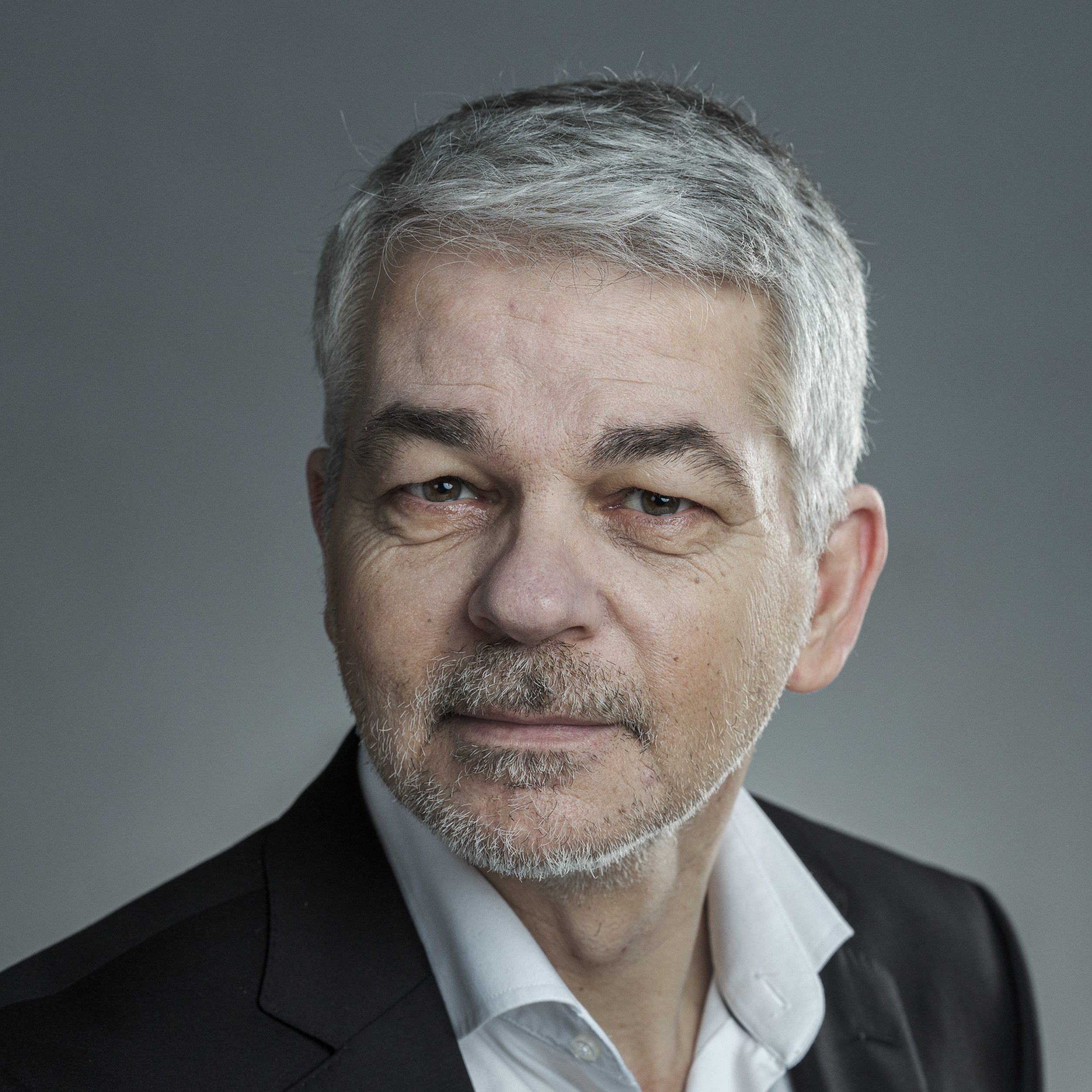 Profilbild Prof. Dr. Carlo Masala
